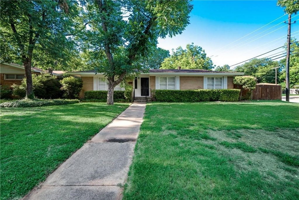 1601 Larkspur Drive, Arlington, TX 76013