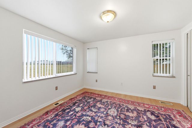 1072 S GLENDALE CIR, Salt Lake City, UT 84104