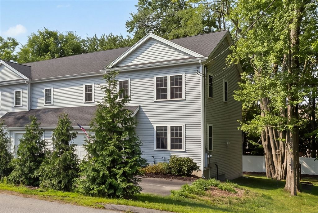 57 Martin St B, Millbury, MA 01527