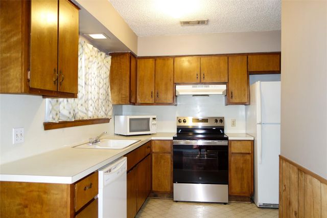 1416 Cardinal Hill DR B, Austin, TX 78758