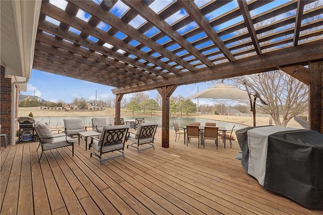 6398 Wrens Nest Cove, Springdale, AR 72762