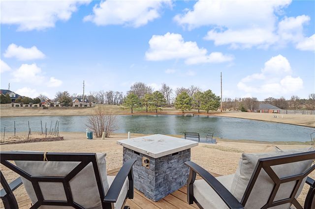 6398 Wrens Nest Cove, Springdale, AR 72762