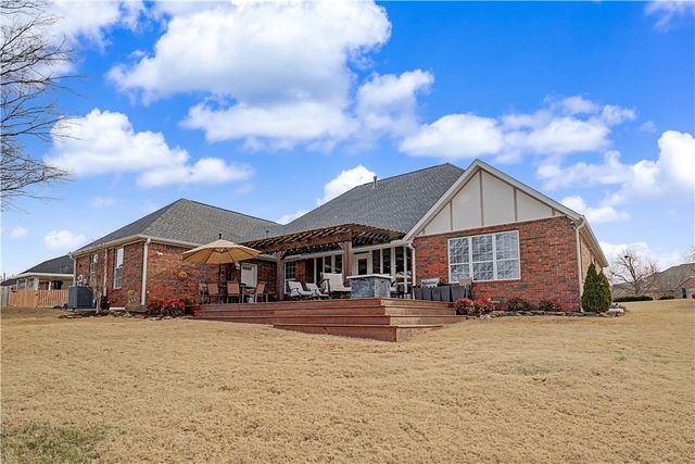 6398 Wrens Nest Cove, Springdale, AR 72762
