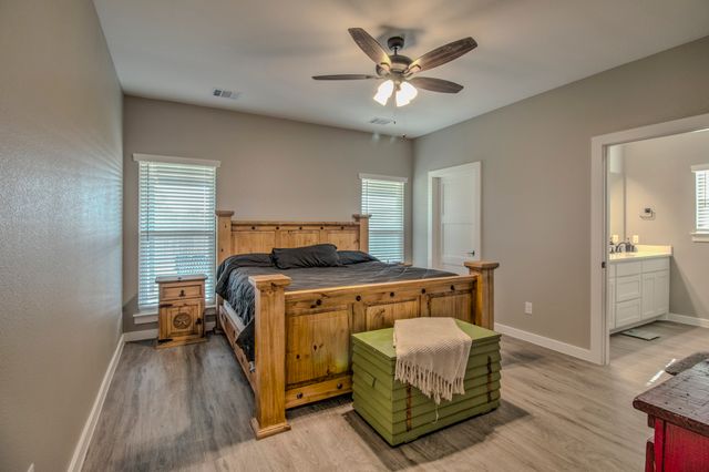 512 Austin Street, Callisburg, TX 76240
