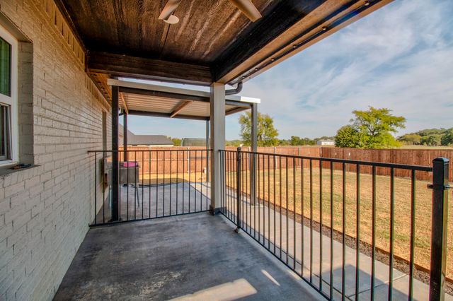 512 Austin Street, Callisburg, TX 76240