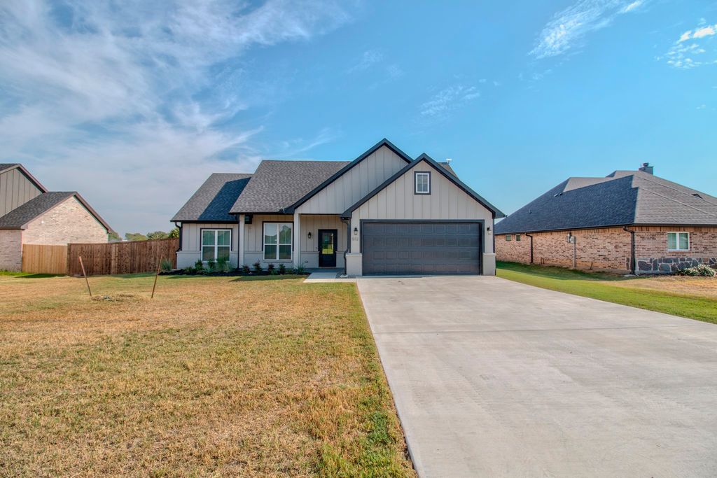 512 Austin Street, Callisburg, TX 76240