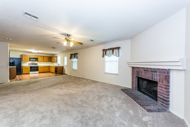 8709 Stonebriar Lane, Fort Worth, TX 76123