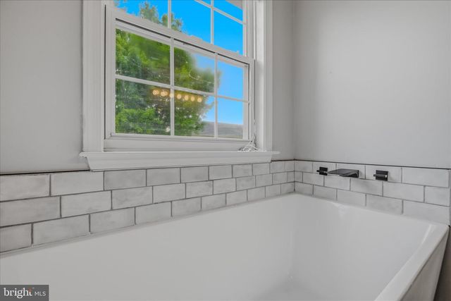 131 NORTHWINDS DR, Charles Town, WV 25414