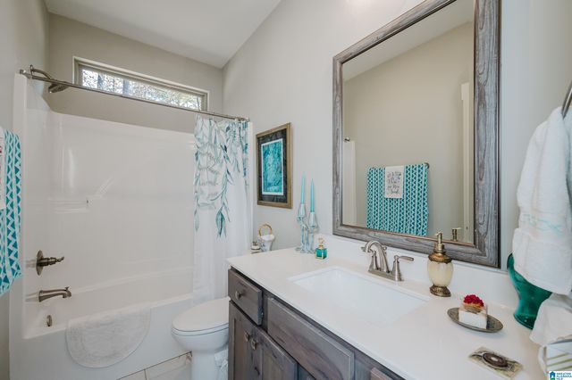 100 GLENSTONE DRIVE, Columbiana, AL 35051