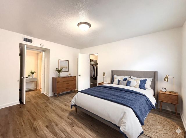 9201 Clarewood Drive 307, Houston, TX 77036