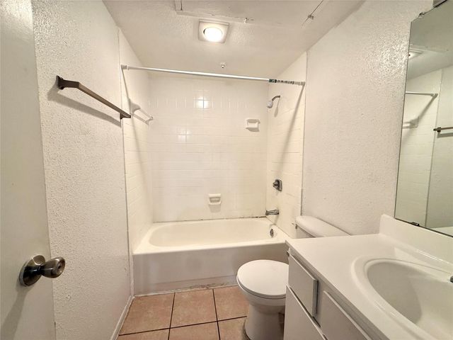 9201 Clarewood Drive 307, Houston, TX 77036