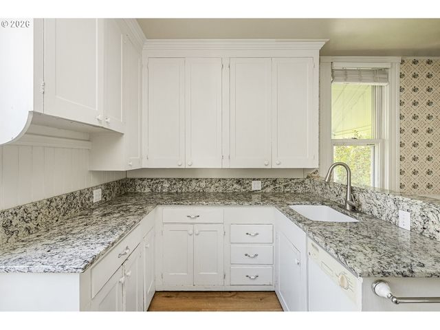 215 Sw Hamilton St, Portland, OR 97239