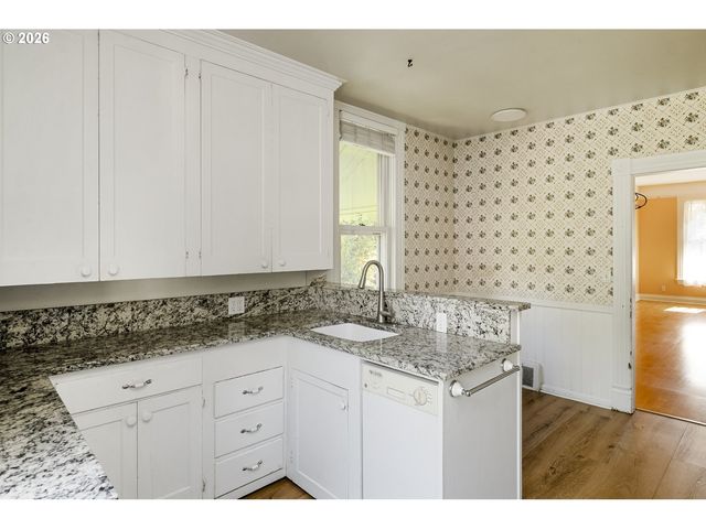 215 Sw Hamilton St, Portland, OR 97239