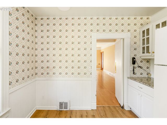 215 Sw Hamilton St, Portland, OR 97239
