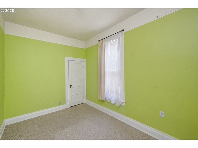 215 Sw Hamilton St, Portland, OR 97239