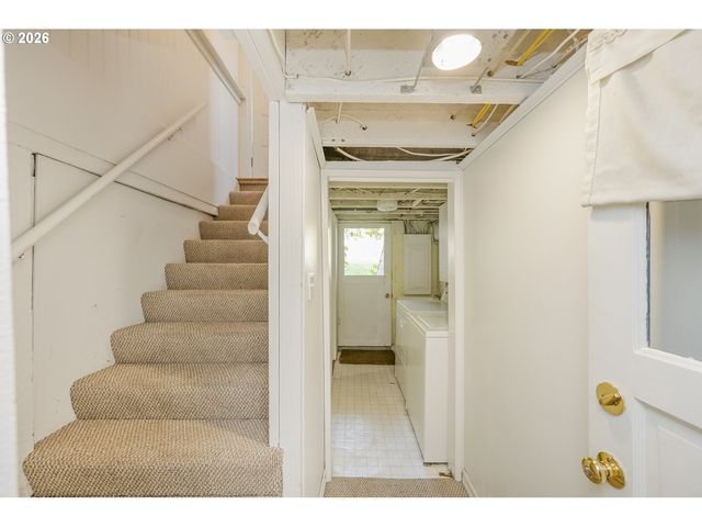 215 Sw Hamilton St, Portland, OR 97239