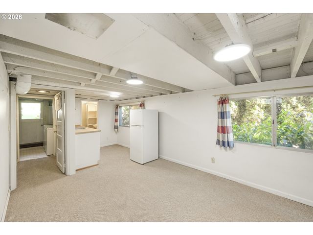 215 Sw Hamilton St, Portland, OR 97239