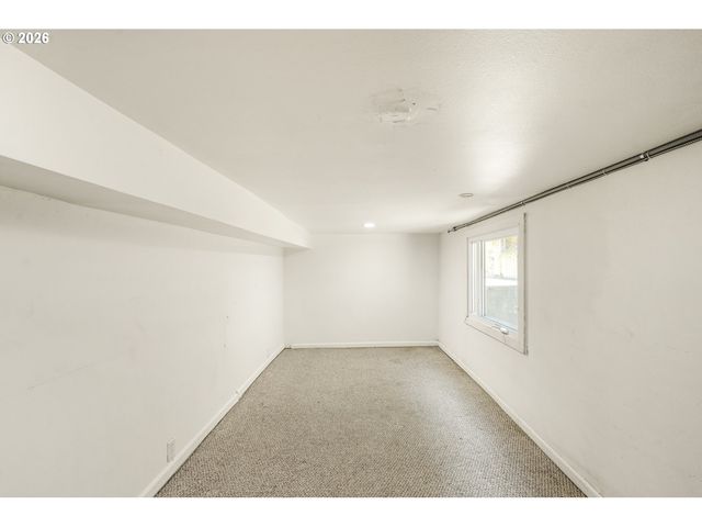 215 Sw Hamilton St, Portland, OR 97239