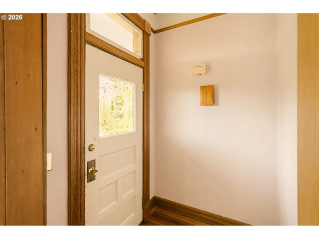 215 Sw Hamilton St, Portland, OR 97239