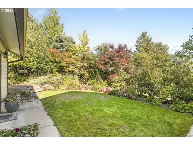 215 Sw Hamilton St, Portland, OR 97239