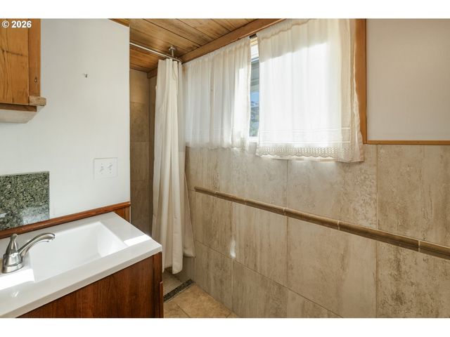 215 Sw Hamilton St, Portland, OR 97239