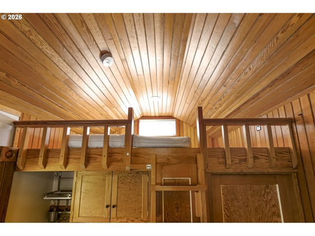 215 Sw Hamilton St, Portland, OR 97239