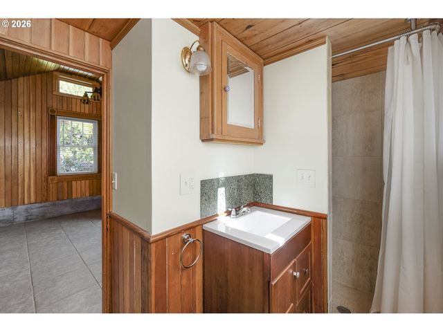 215 Sw Hamilton St, Portland, OR 97239
