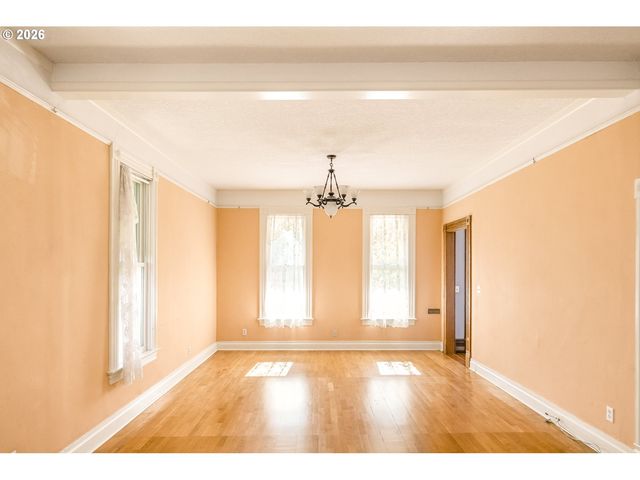 215 Sw Hamilton St, Portland, OR 97239