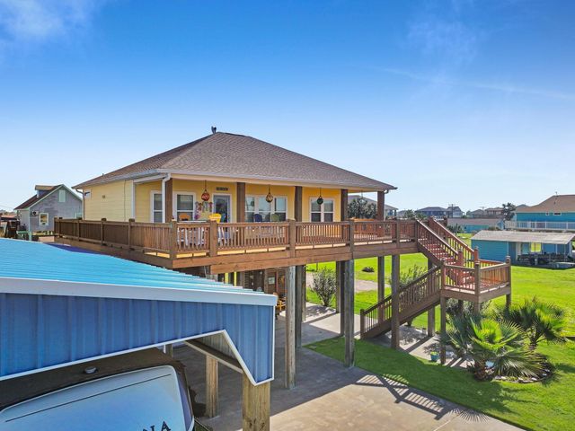 938 S Sage Road, Crystal Beach, TX 77650
