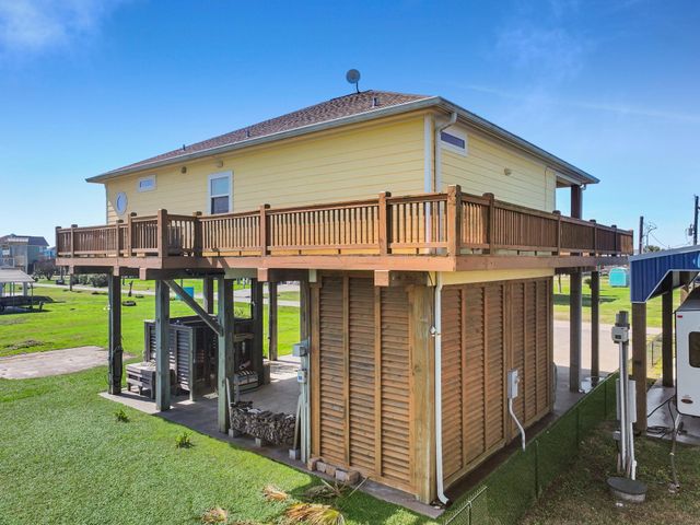 938 S Sage Road, Crystal Beach, TX 77650