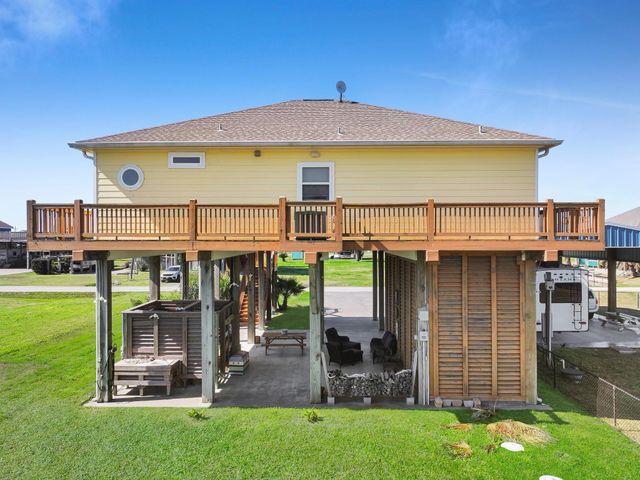 938 S Sage Road, Crystal Beach, TX 77650