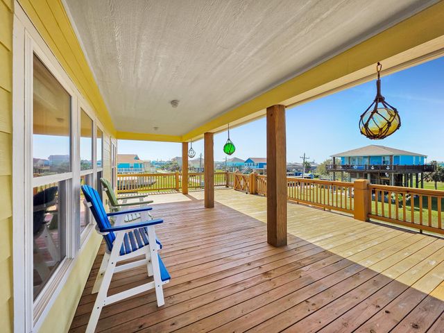 938 S Sage Road, Crystal Beach, TX 77650