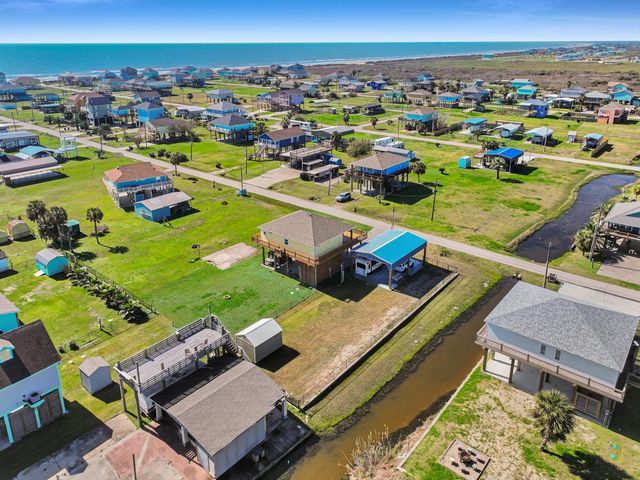 938 S Sage Road, Crystal Beach, TX 77650