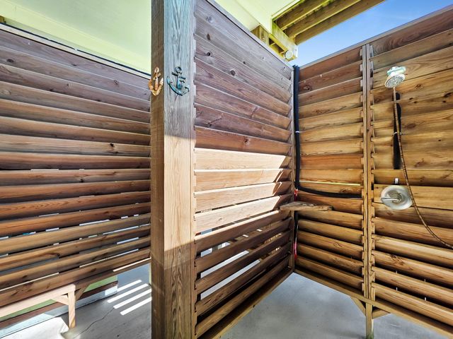 938 S Sage Road, Crystal Beach, TX 77650