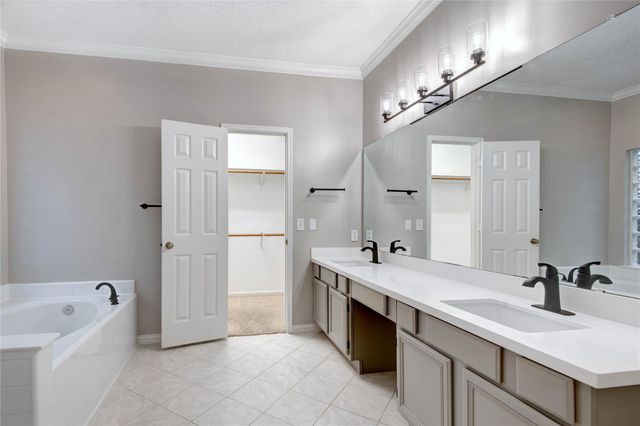 96 E Stony End Place, The Woodlands, TX 77381