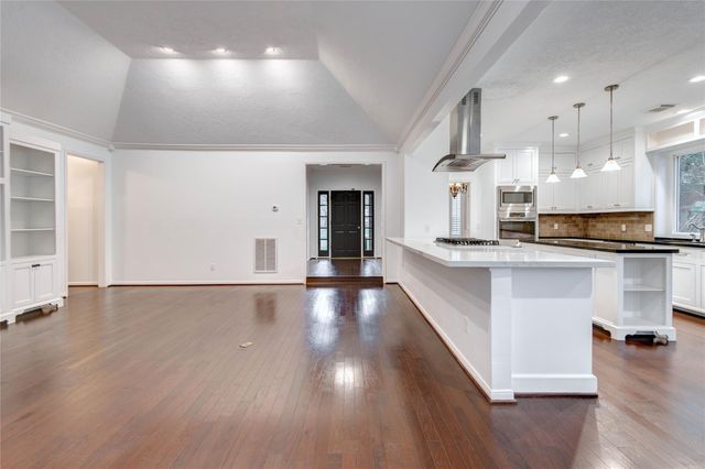 96 E Stony End Place, The Woodlands, TX 77381