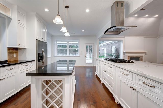 96 E Stony End Place, The Woodlands, TX 77381
