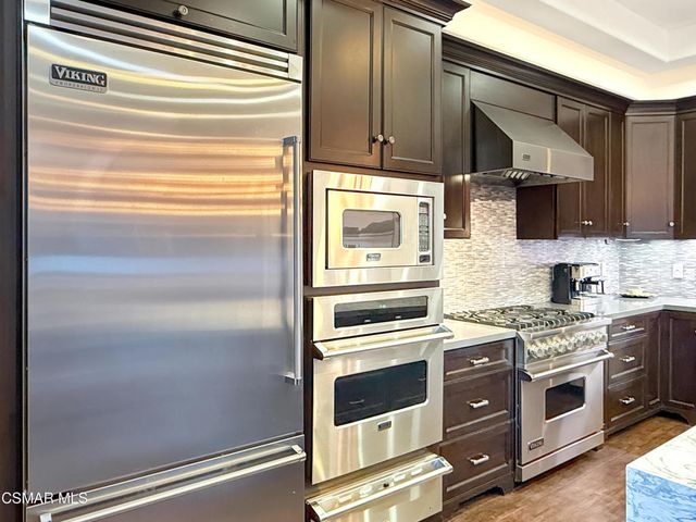 6930 Woodrow Wilson Drive, Los Angeles, CA 90068