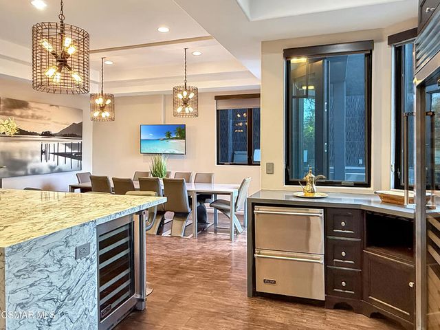 6930 Woodrow Wilson Drive, Los Angeles, CA 90068