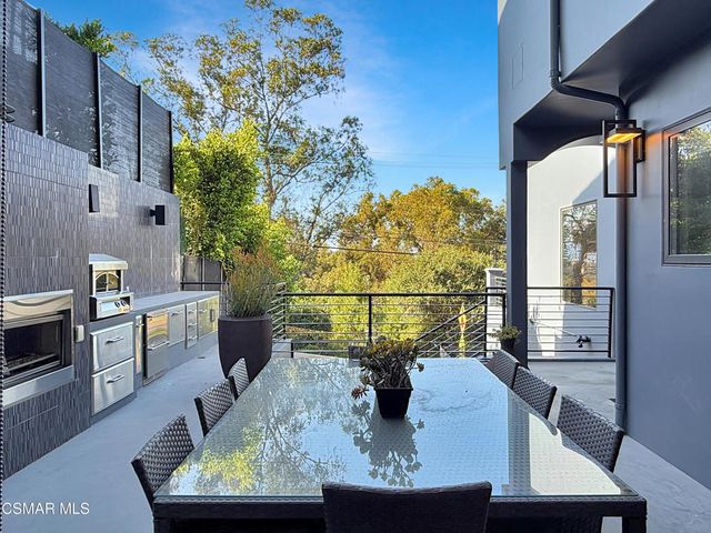 6930 Woodrow Wilson Drive, Los Angeles, CA 90068