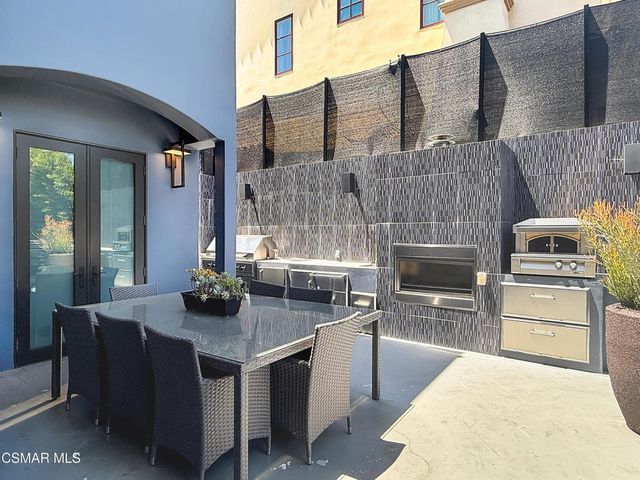 6930 Woodrow Wilson Drive, Los Angeles, CA 90068
