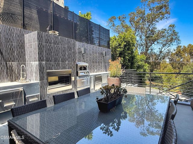 6930 Woodrow Wilson Drive, Los Angeles, CA 90068