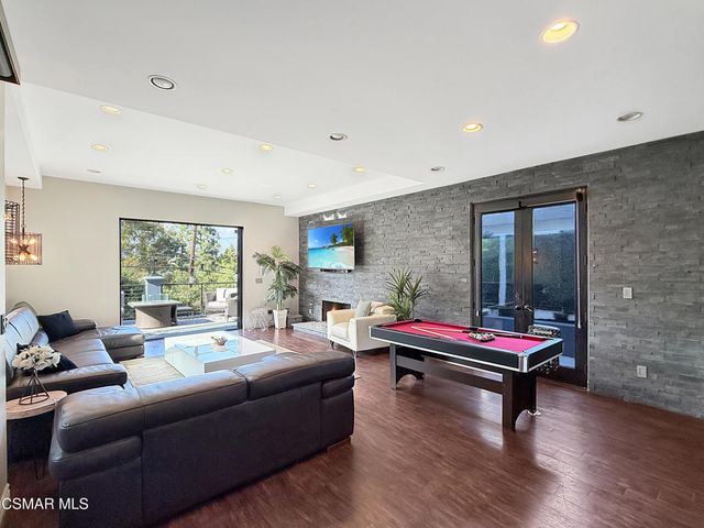 6930 Woodrow Wilson Drive, Los Angeles, CA 90068
