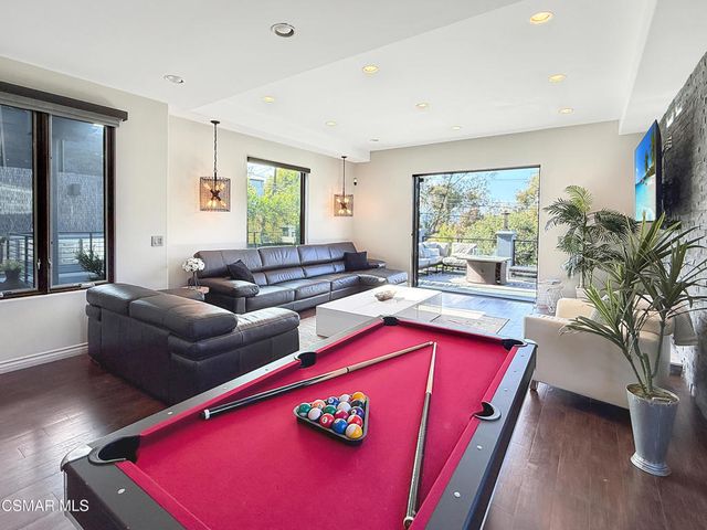 6930 Woodrow Wilson Drive, Los Angeles, CA 90068