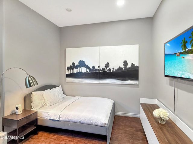 6930 Woodrow Wilson Drive, Los Angeles, CA 90068