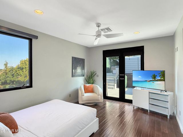 6930 Woodrow Wilson Drive, Los Angeles, CA 90068