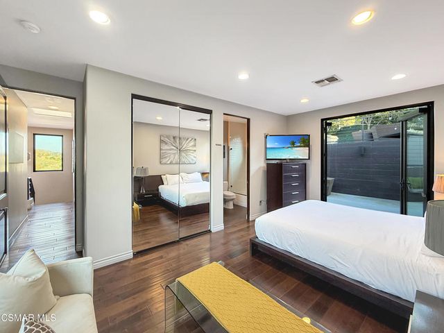 6930 Woodrow Wilson Drive, Los Angeles, CA 90068