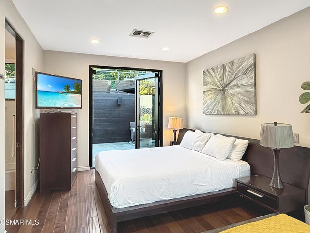 6930 Woodrow Wilson Drive, Los Angeles, CA 90068