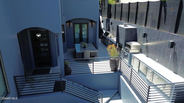 6930 Woodrow Wilson Drive, Los Angeles, CA 90068