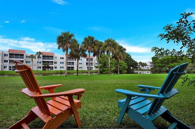 230 Lakeview Dr 107, Weston, FL 33326